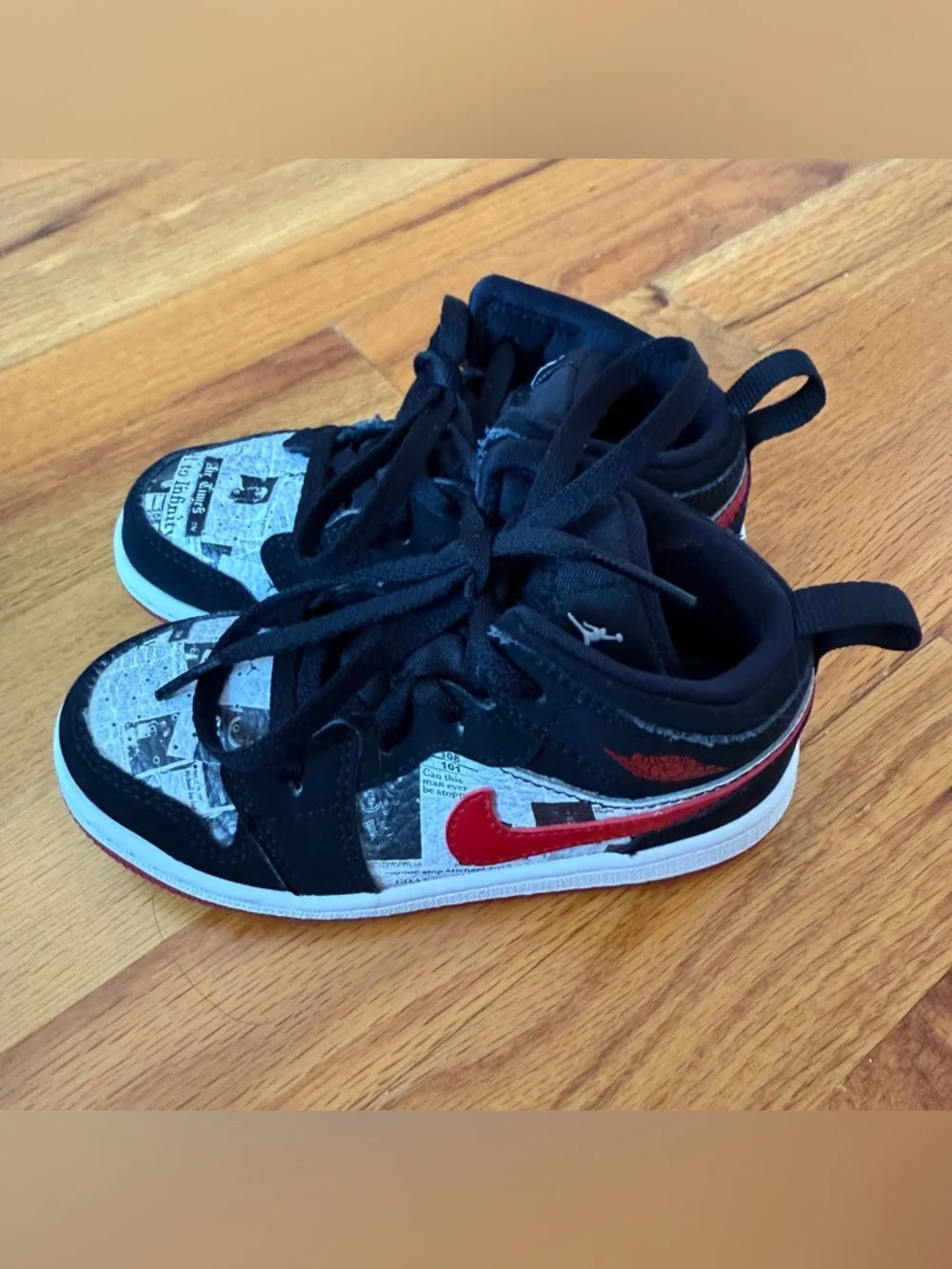 NIKE AIR JORDAN Toddler Boy's 1 Mid SE TD Newspaper Air Times Sneakers Size 9